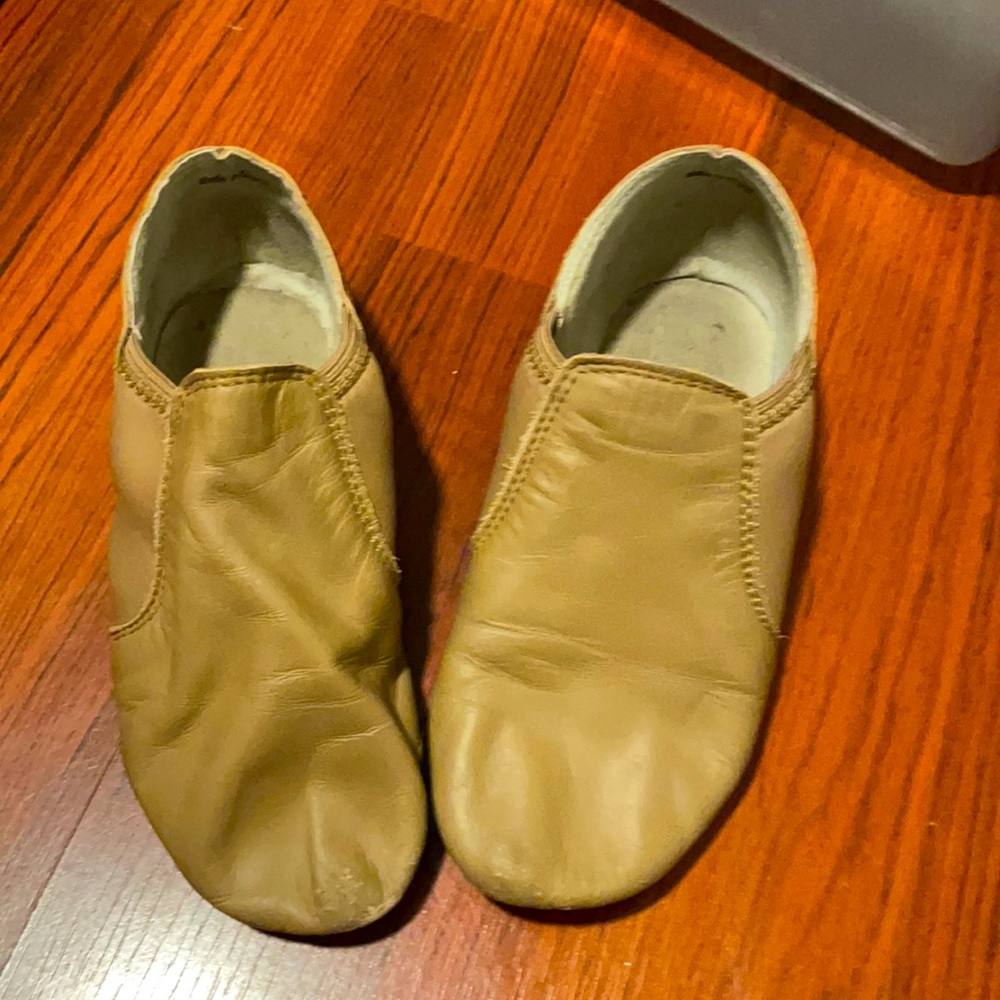 13.5 tan Jazz